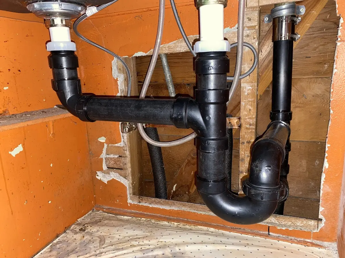 Professional Pipe Bursting equipment and tools on the job in Thruston